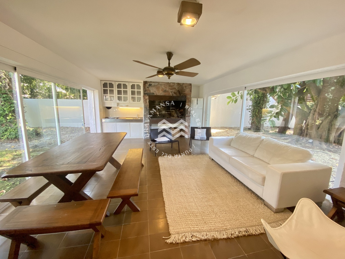 Casa ID.239 - Casa en Alquiler de 4 Dormitorios en Barrio San Rafael Punta del Este