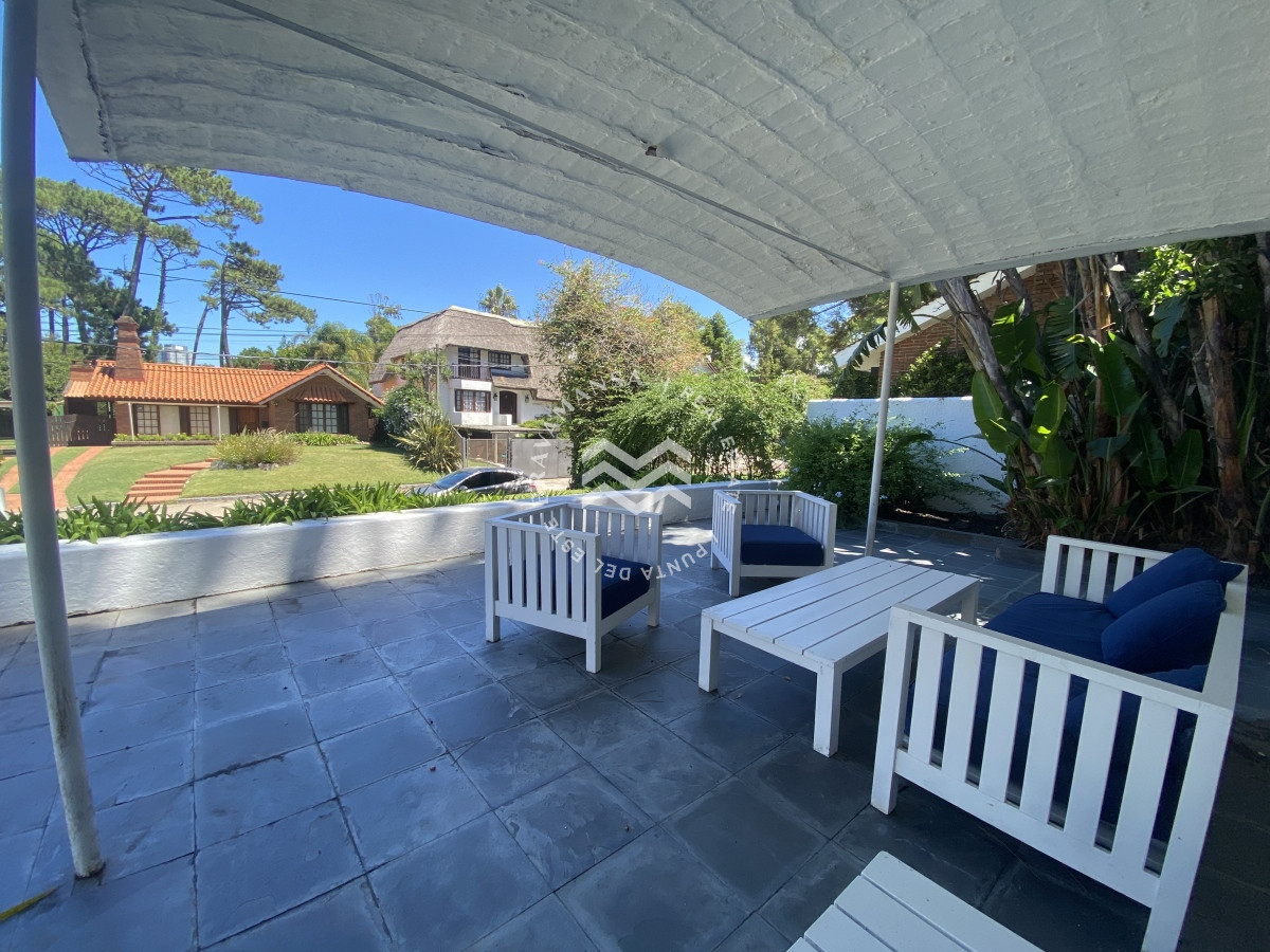 Casa ID.239 - Casa en Alquiler de 4 Dormitorios en Barrio San Rafael Punta del Este
