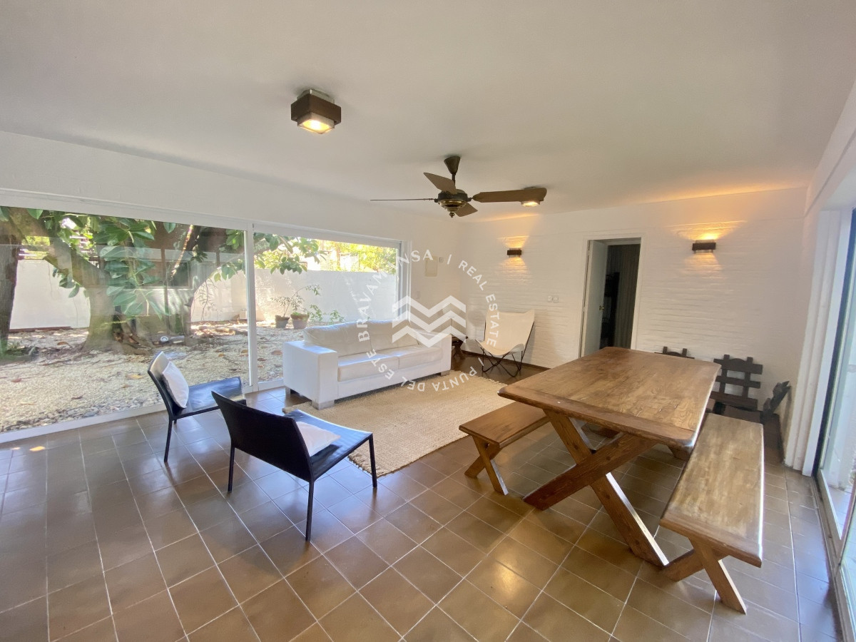Casa ID.239 - Casa en Alquiler de 4 Dormitorios en Barrio San Rafael Punta del Este