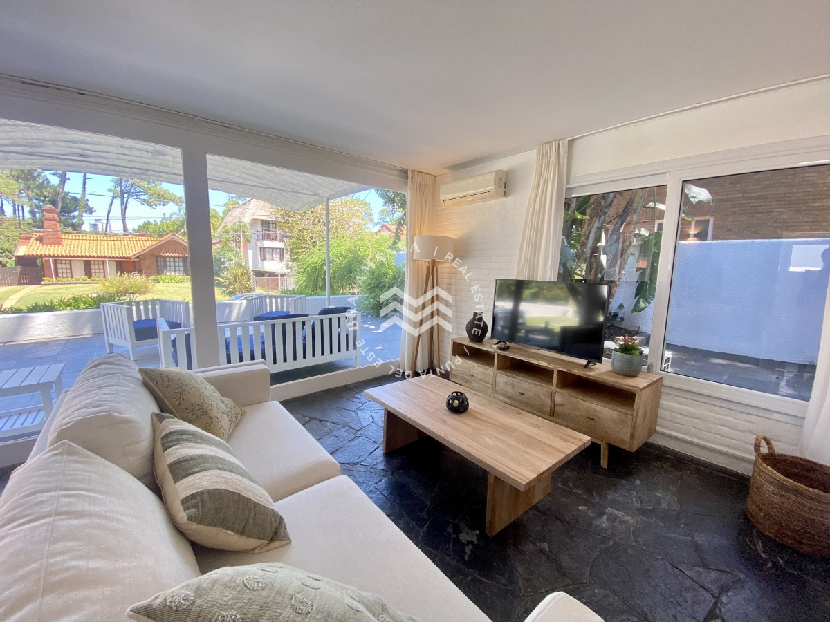 Casa ID.239 - Casa en Alquiler de 4 Dormitorios en Barrio San Rafael Punta del Este