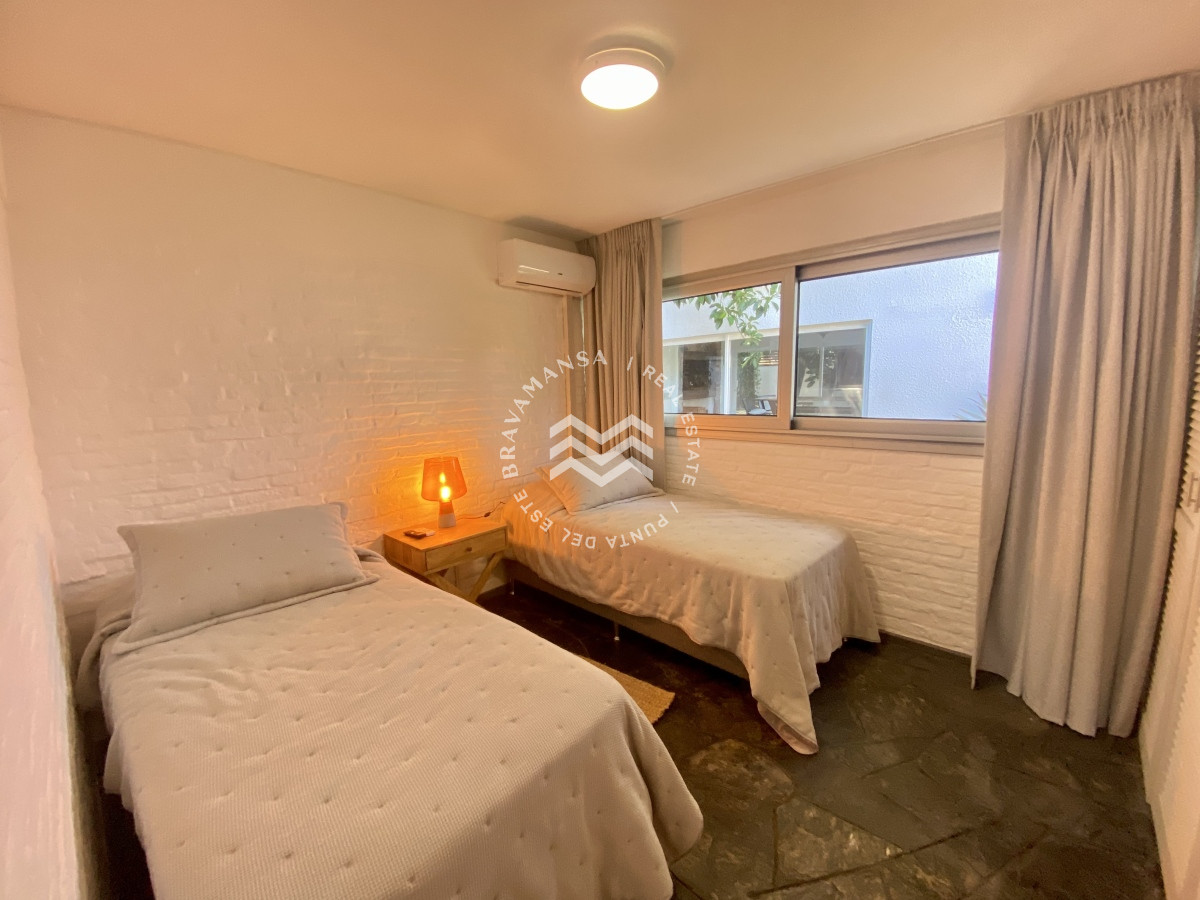Casa ID.239 - Casa en Alquiler de 4 Dormitorios en Barrio San Rafael Punta del Este