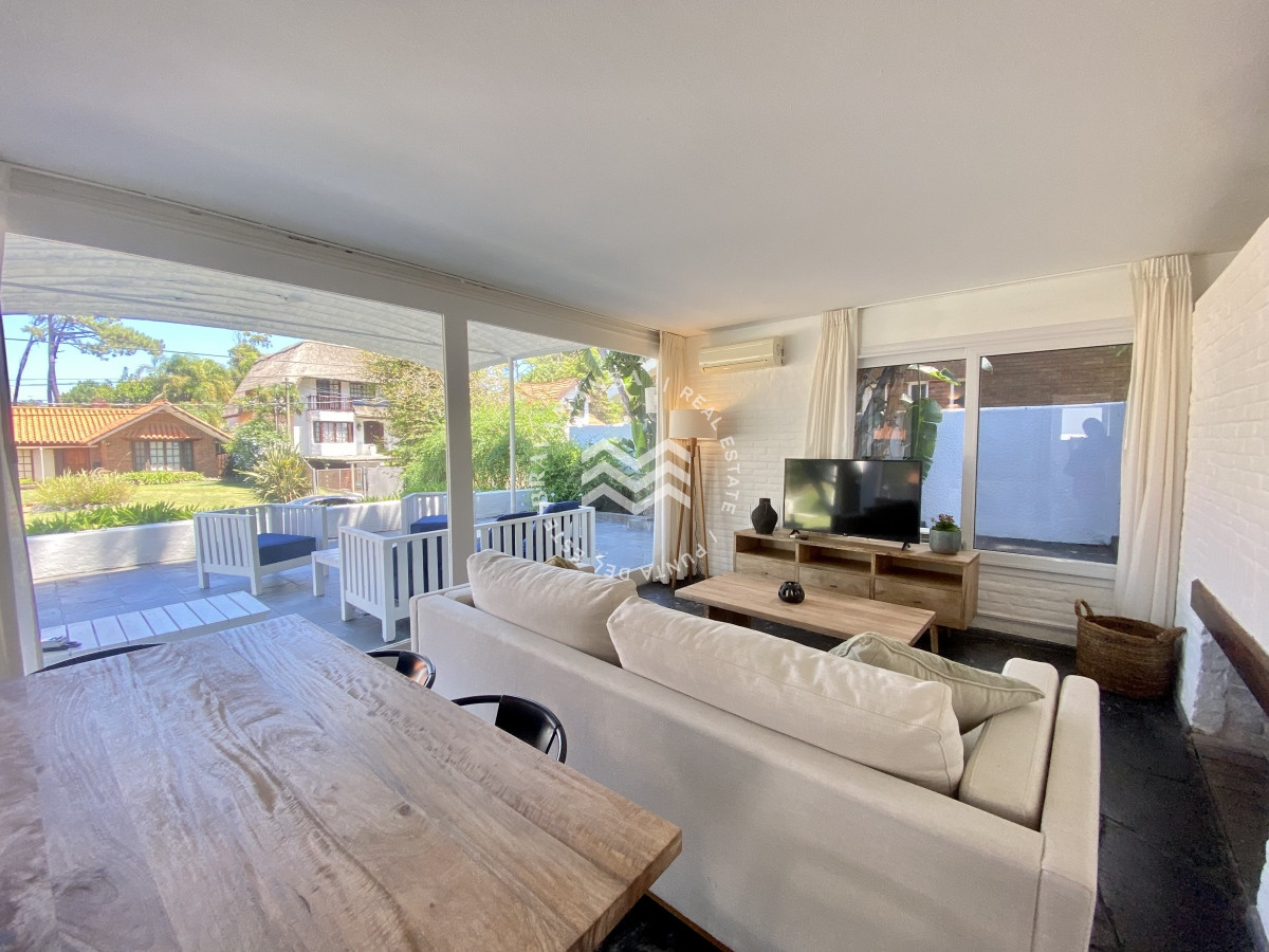 Casa ID.239 - Casa en Alquiler de 4 Dormitorios en Barrio San Rafael Punta del Este