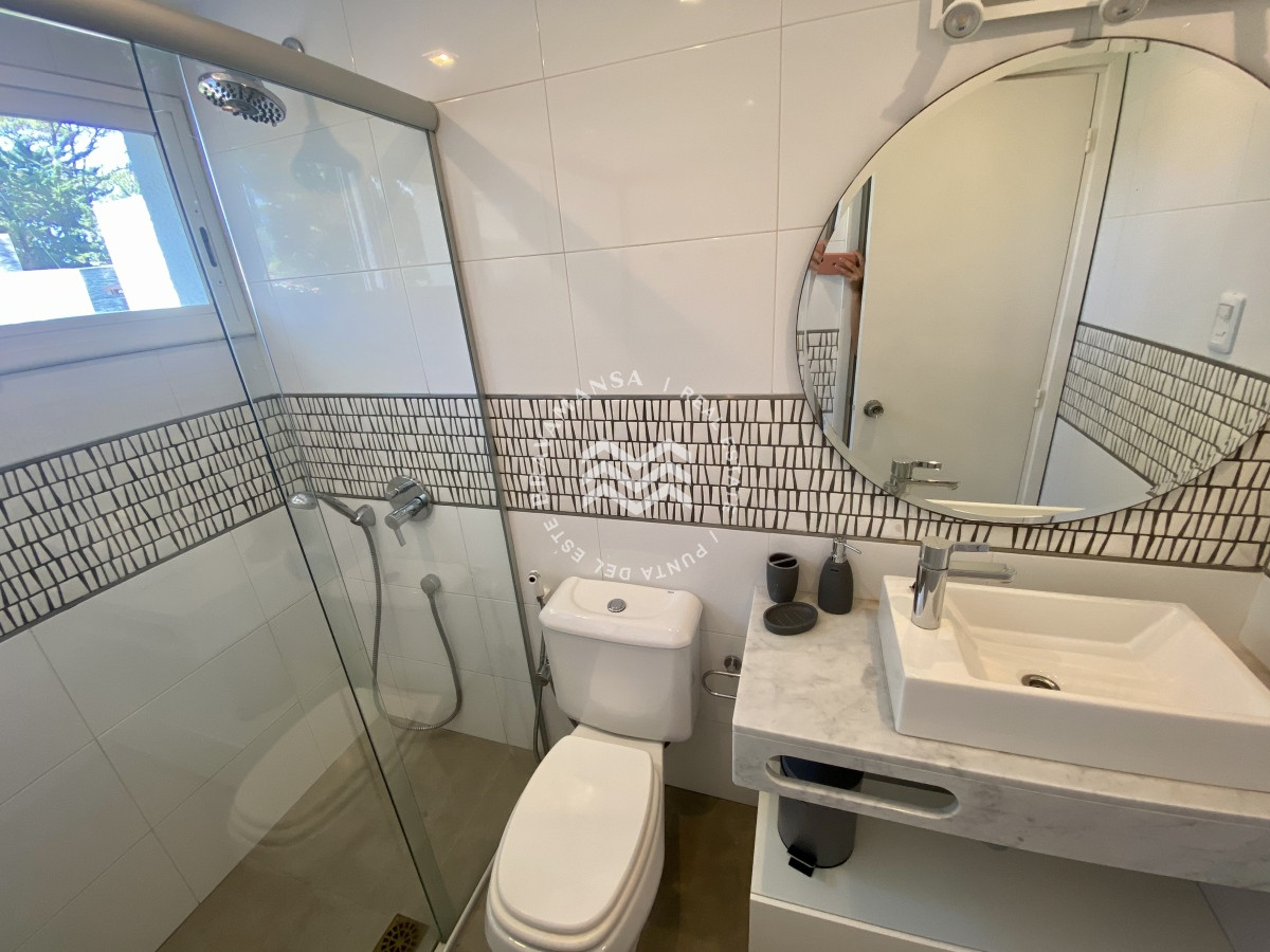 Casa ID.239 - Casa en Alquiler de 4 Dormitorios en Barrio San Rafael Punta del Este