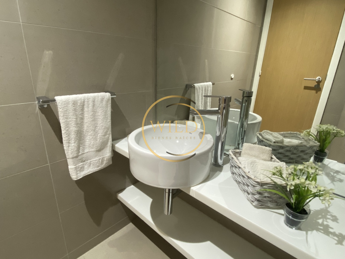 Apartamento ID.2166 - Apartamento en Venta y Alquiler, Mansa, Punta del Este, 3 Dormitorios.