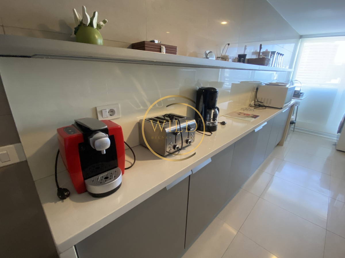 Apartamento ID.2166 - Apartamento en Venta y Alquiler, Mansa, Punta del Este, 3 Dormitorios.