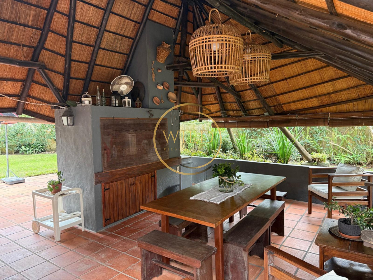 Casa ID.5729 - A pocas cuadras de la playa - Casa en Venta, 4 dormitorios, Pinares