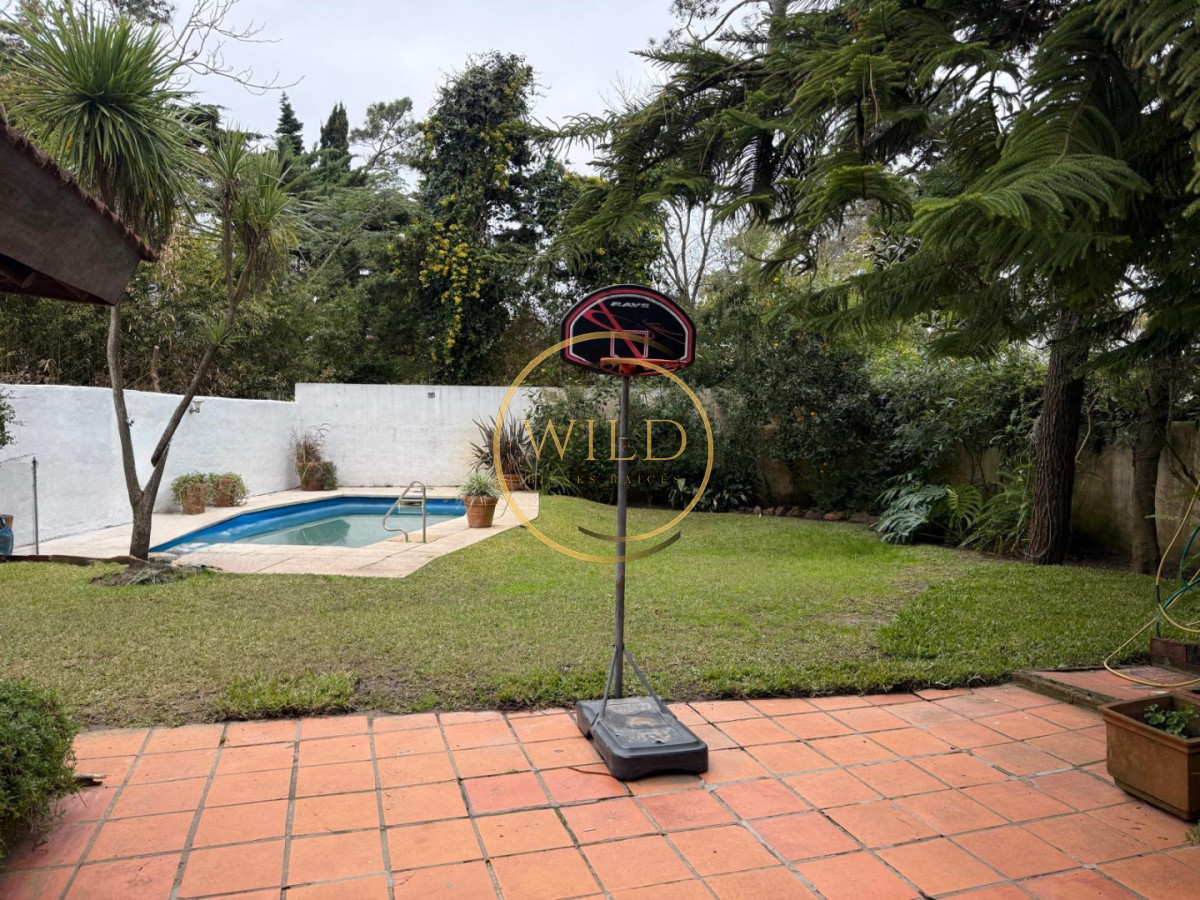 Casa ID.5729 - A pocas cuadras de la playa - Casa en Venta, 4 dormitorios, Pinares