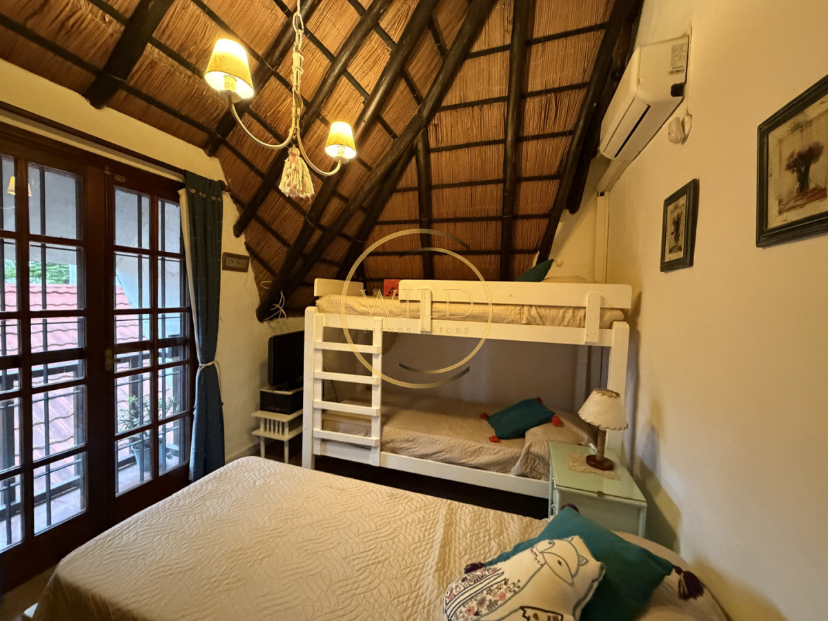 Casa ID.5729 - A pocas cuadras de la playa - Casa en Venta, 4 dormitorios, Pinares