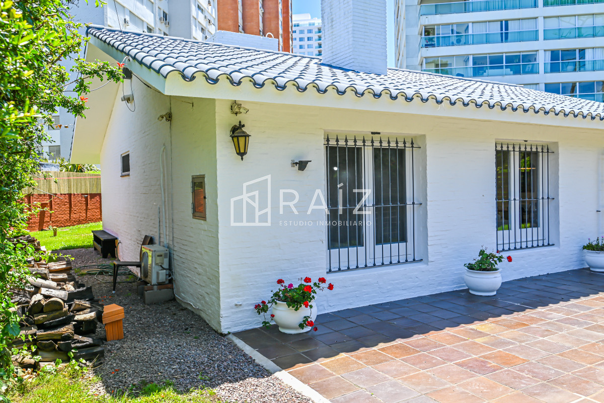 Casa ID.10595 - Casa en Venta, Mansa, Punta del Este, 3 Dormitorios.