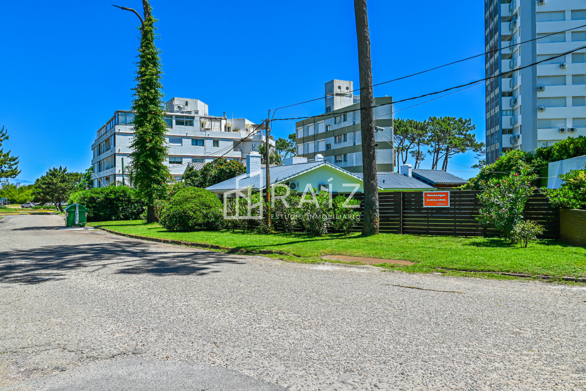 Casa ID.10595 - Casa en Venta, Mansa, Punta del Este, 3 Dormitorios.
