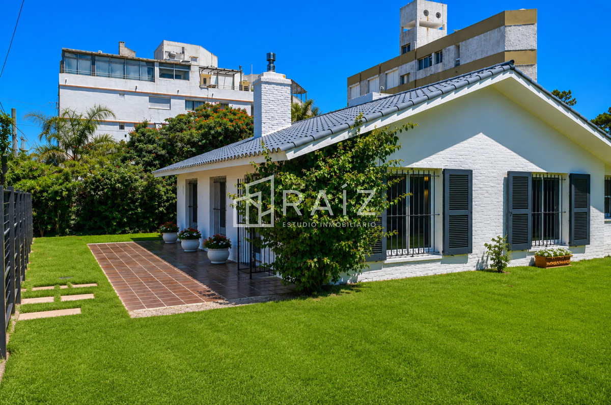 Casa ID.10595 - Casa en Venta, Mansa, Punta del Este, 3 Dormitorios.