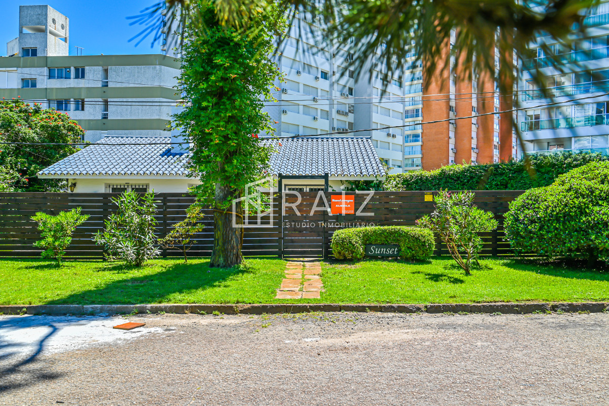Casa ID.10595 - Casa en Venta, Mansa, Punta del Este, 3 Dormitorios.