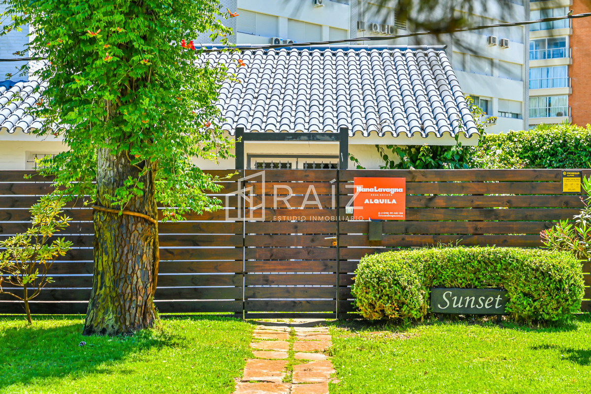 Casa ID.10595 - Casa en Venta, Mansa, Punta del Este, 3 Dormitorios.