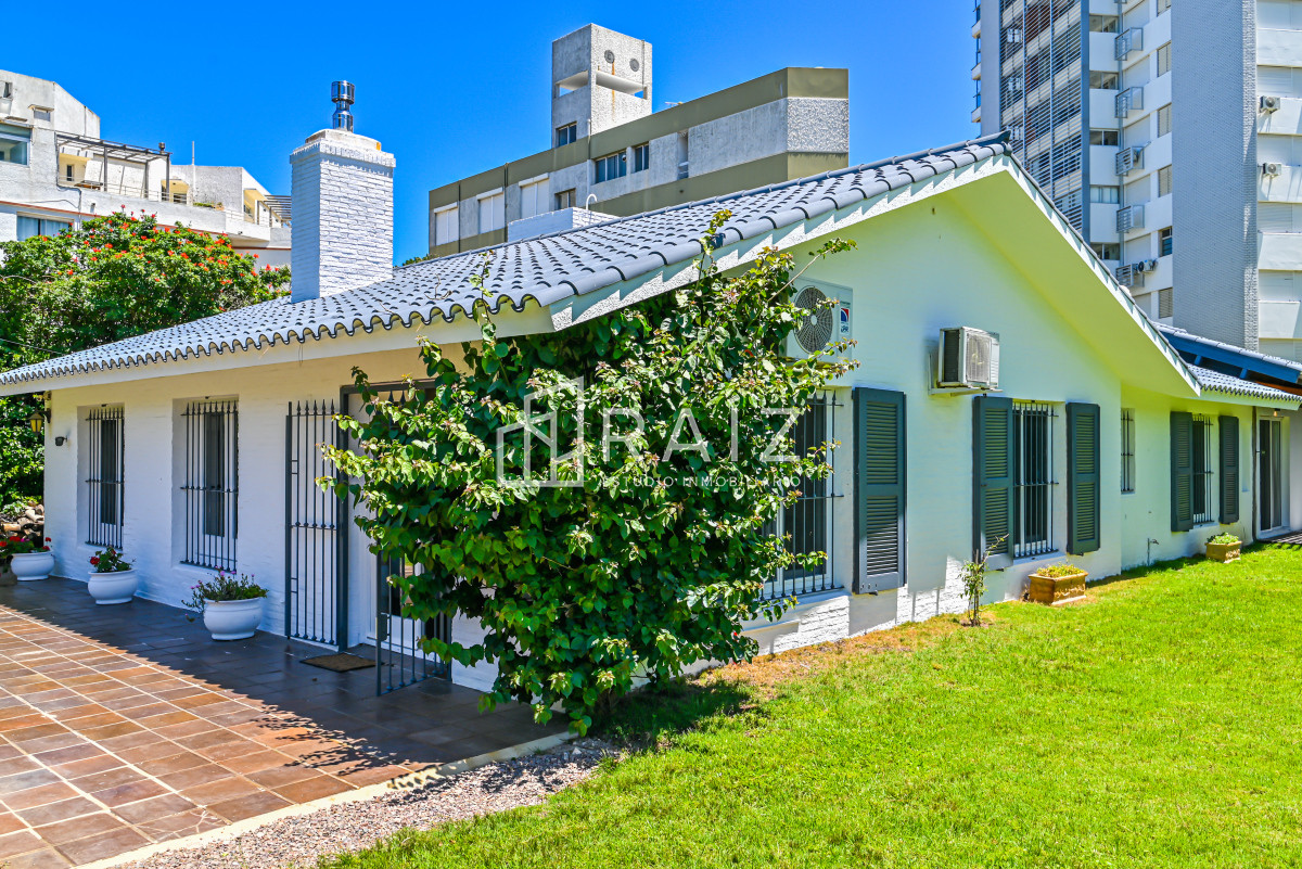 Casa ID.10595 - Casa en Venta, Mansa, Punta del Este, 3 Dormitorios.