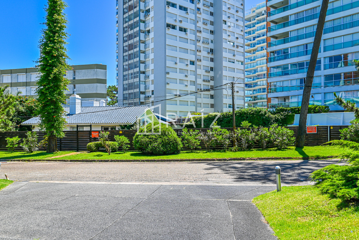 Casa ID.10595 - Casa en Venta, Mansa, Punta del Este, 3 Dormitorios.