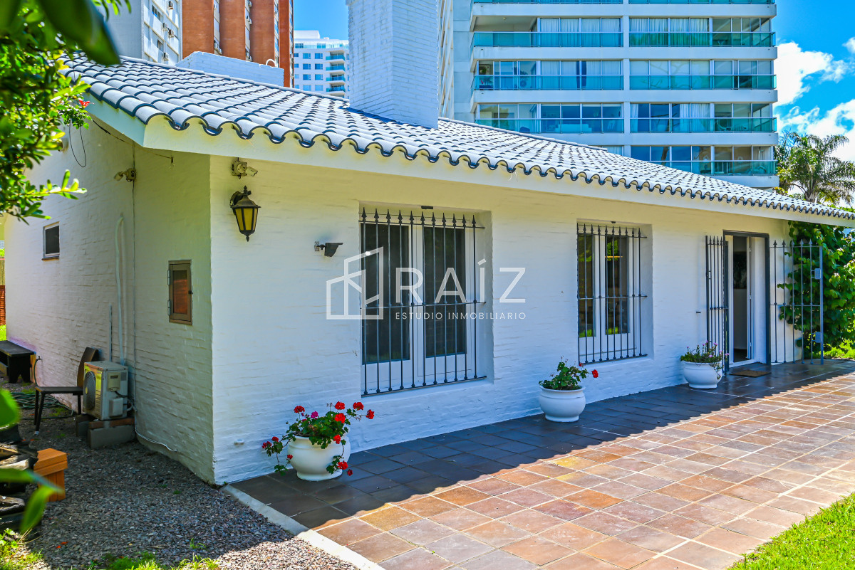 Casa ID.10595 - Casa en Venta, Mansa, Punta del Este, 3 Dormitorios.