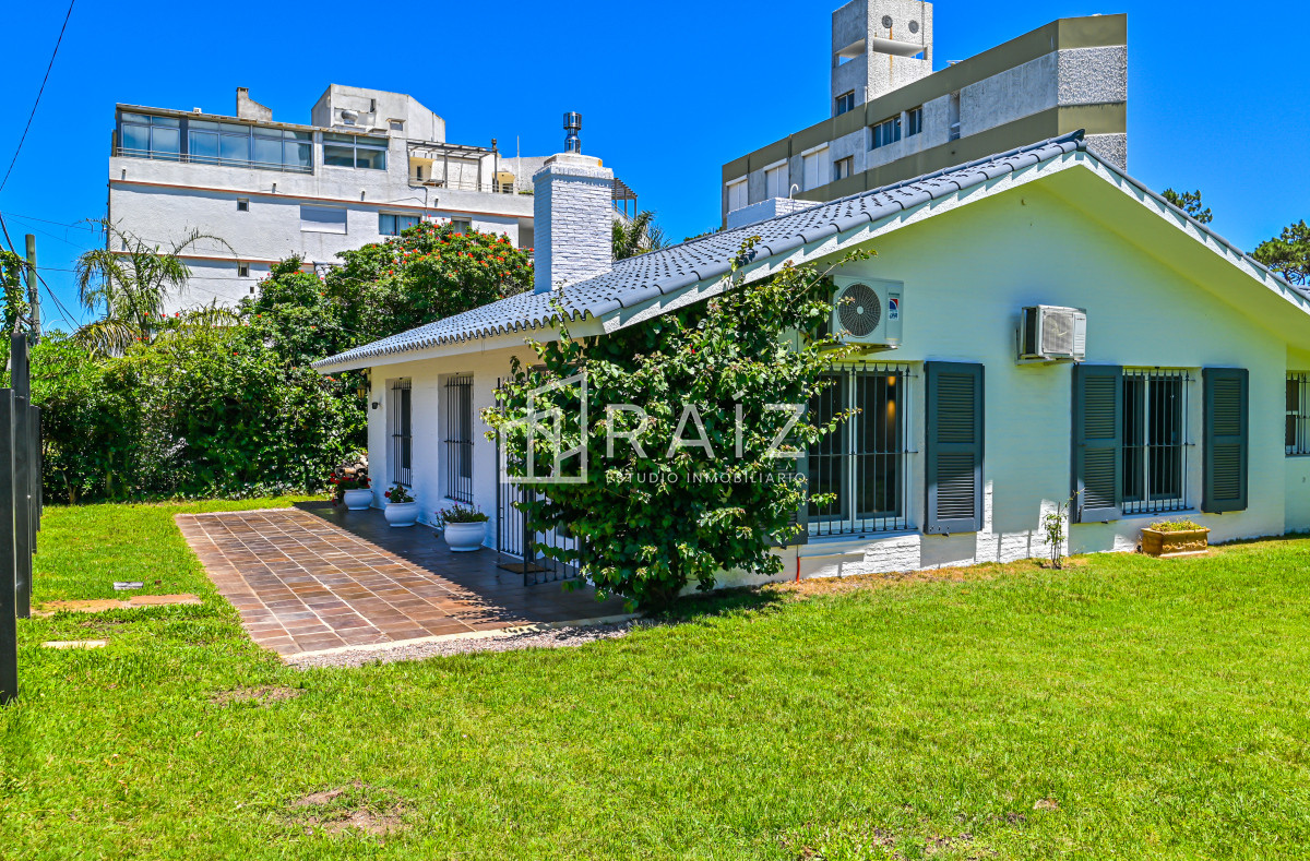 Casa ID.10595 - Casa en Venta, Mansa, Punta del Este, 3 Dormitorios.