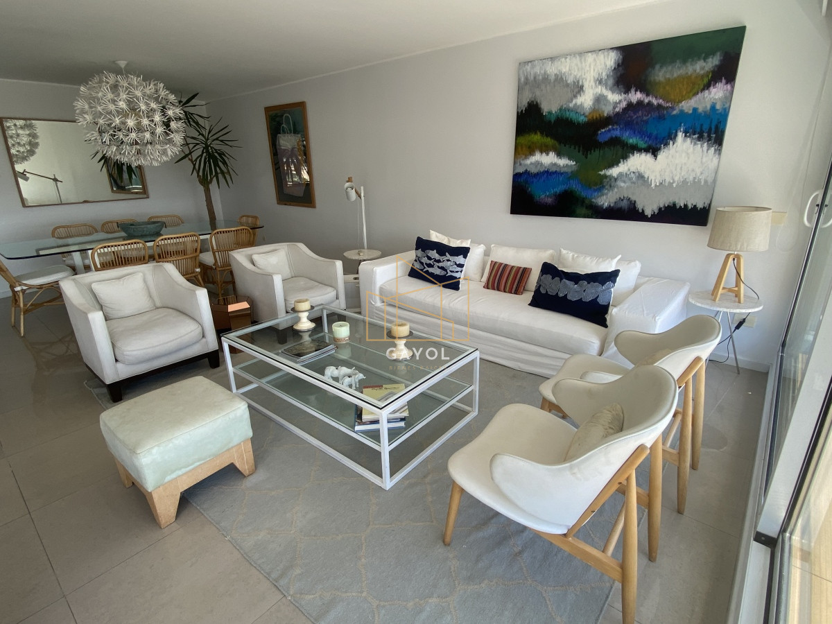 Apartamento ID.1127 - Apartamento en Venta y Alquiler, Mansa, Punta del Este, 3 Dormitorios.
