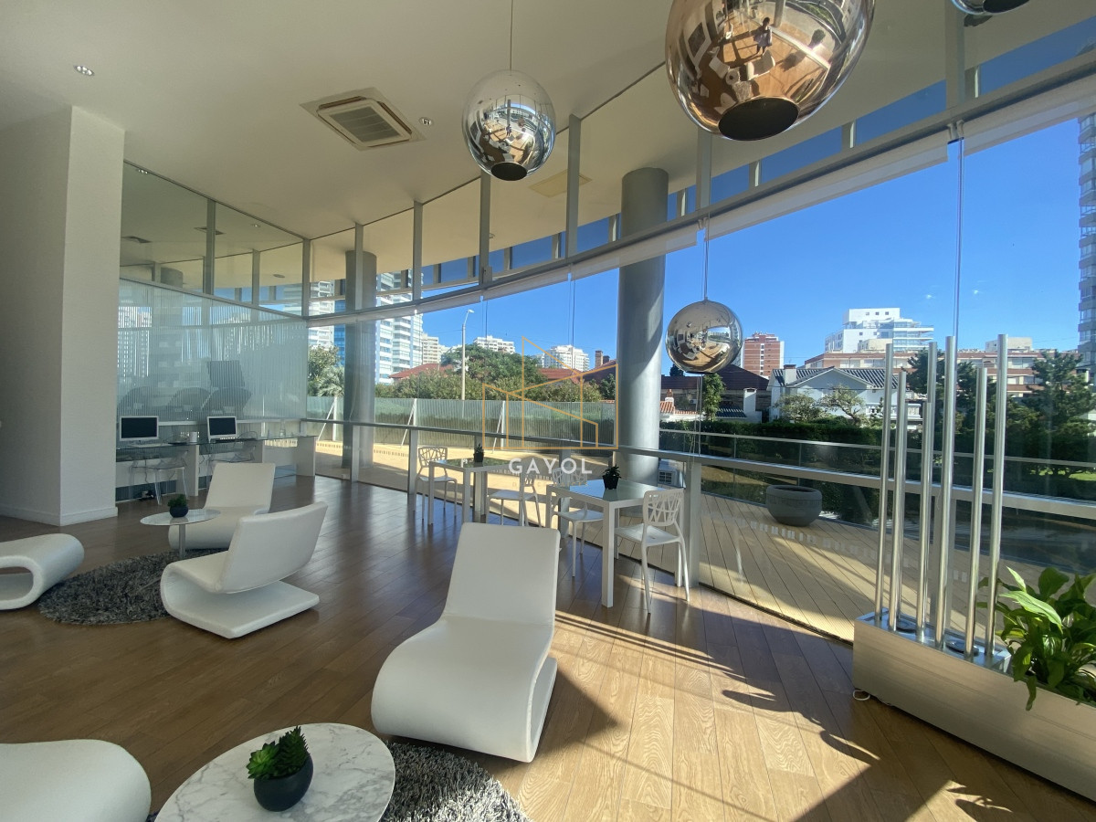 Apartamento ID.1127 - Apartamento en Venta y Alquiler, Mansa, Punta del Este, 3 Dormitorios.