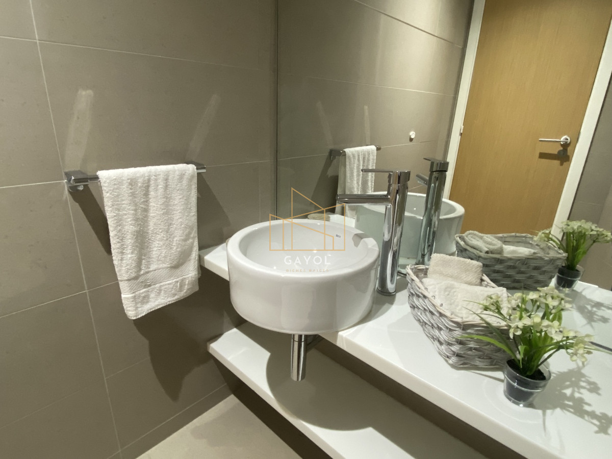 Apartamento ID.1127 - Apartamento en Venta y Alquiler, Mansa, Punta del Este, 3 Dormitorios.