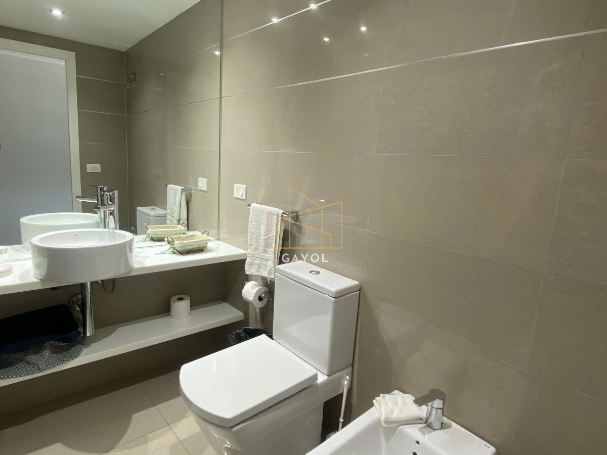 Apartamento ID.1127 - Apartamento en Venta y Alquiler, Mansa, Punta del Este, 3 Dormitorios.