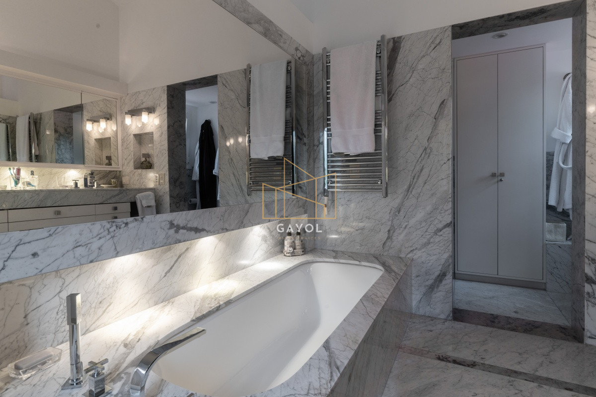 Casa ID.871 - Casa en Venta Golf de  Punta del Este, frente al mar, con vista , 6 Dormitorios.