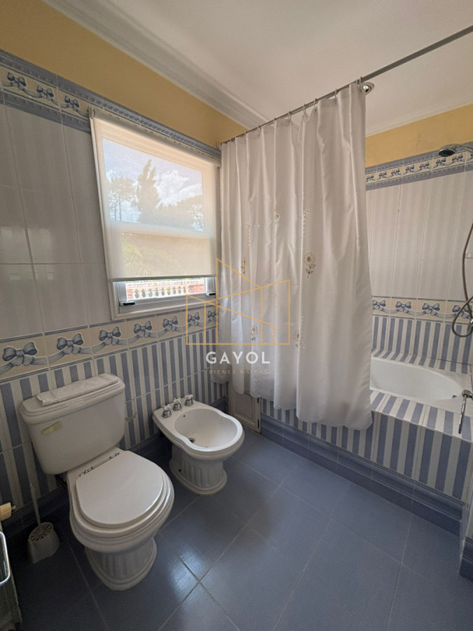 Casa ID.873 - Casa para alquilar de 5 dormitorios en Punta del Este 