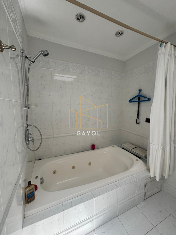 Casa ID.873 - Casa para alquilar de 5 dormitorios en Punta del Este 