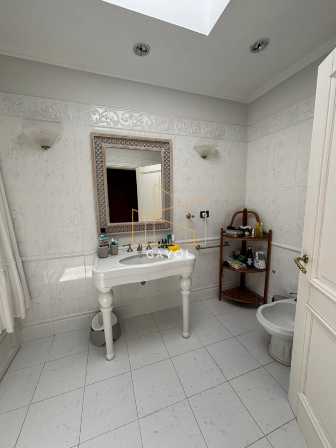 Casa ID.873 - Casa para alquilar de 5 dormitorios en Punta del Este 