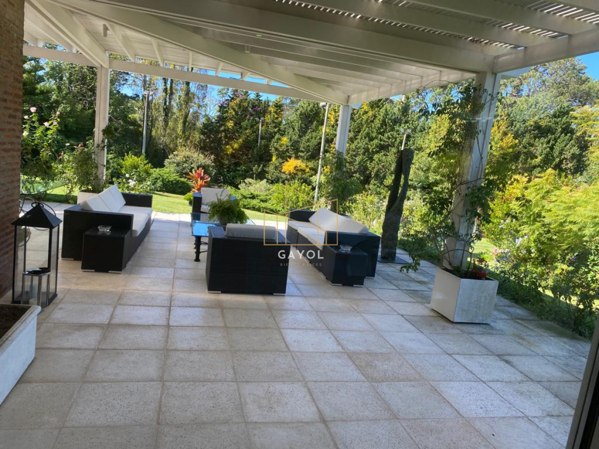 Casa ID.873 - Casa para alquilar de 5 dormitorios en Punta del Este 