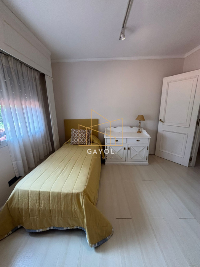 Casa ID.873 - Casa para alquilar de 5 dormitorios en Punta del Este 