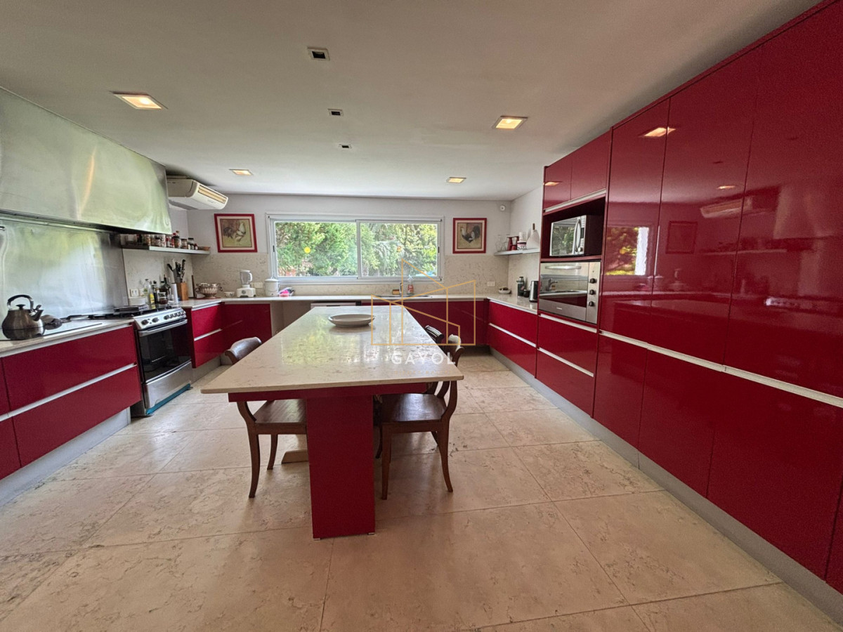 Casa ID.873 - Casa para alquilar de 5 dormitorios en Punta del Este 