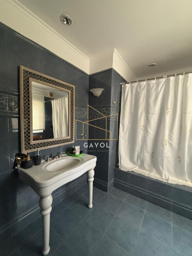 Casa ID.873 - Casa para alquilar de 5 dormitorios en Punta del Este 