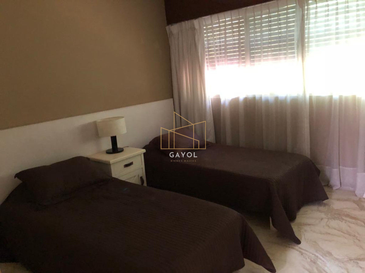 Casa ID.872 - Cálida casa en Parada 13 de La Brava