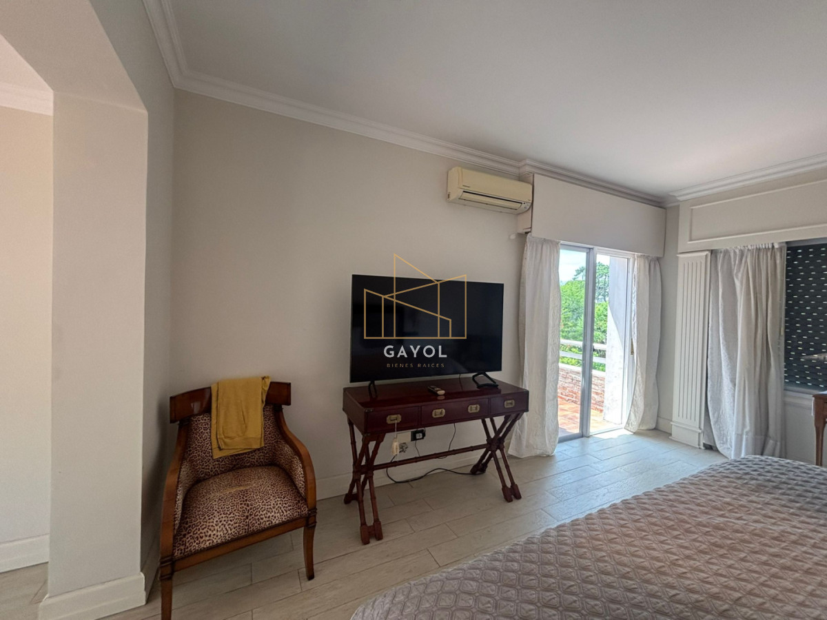 Casa ID.873 - Casa para alquilar de 5 dormitorios en Punta del Este 