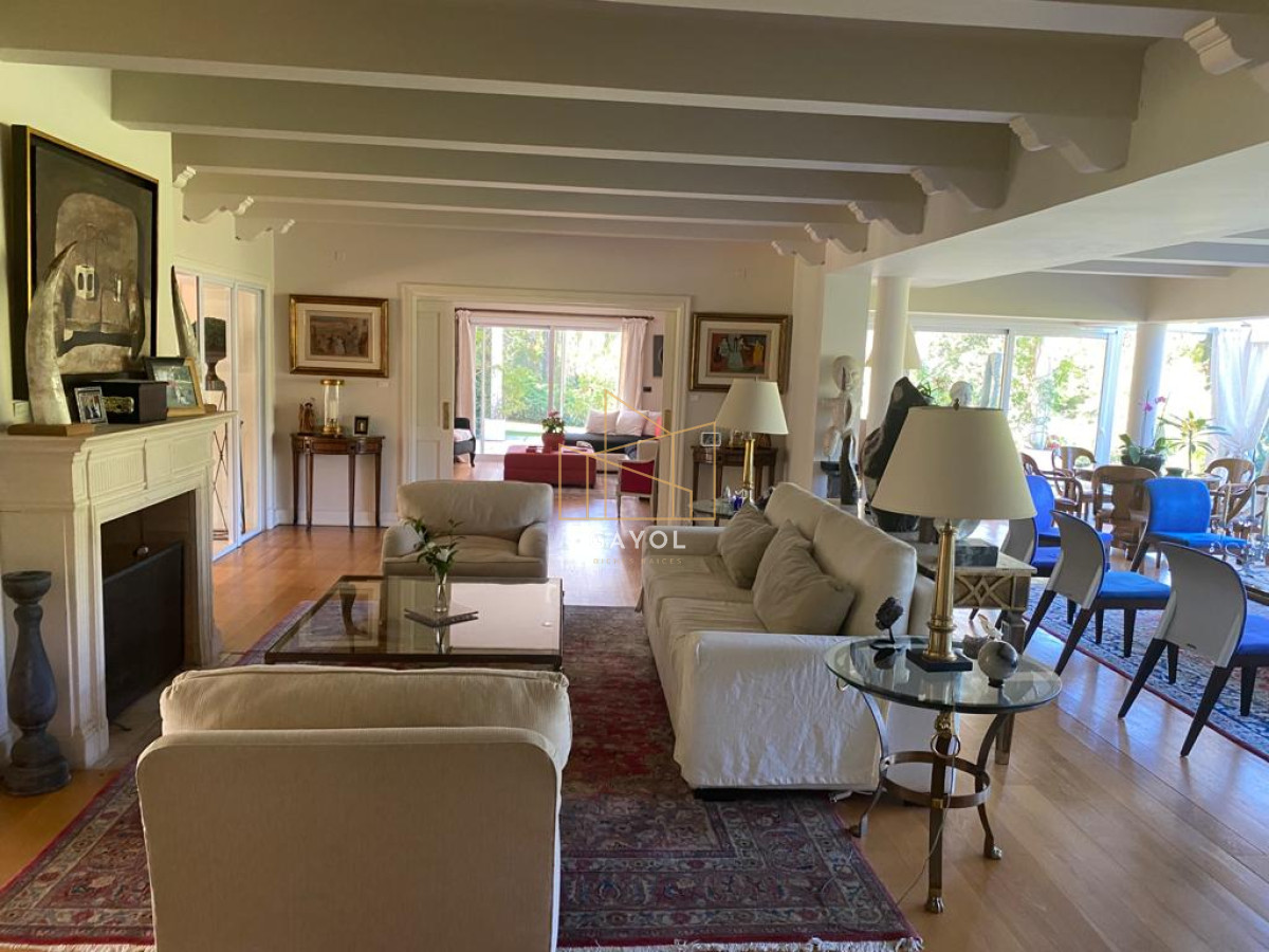 Casa ID.873 - Casa para alquilar de 5 dormitorios en Punta del Este 