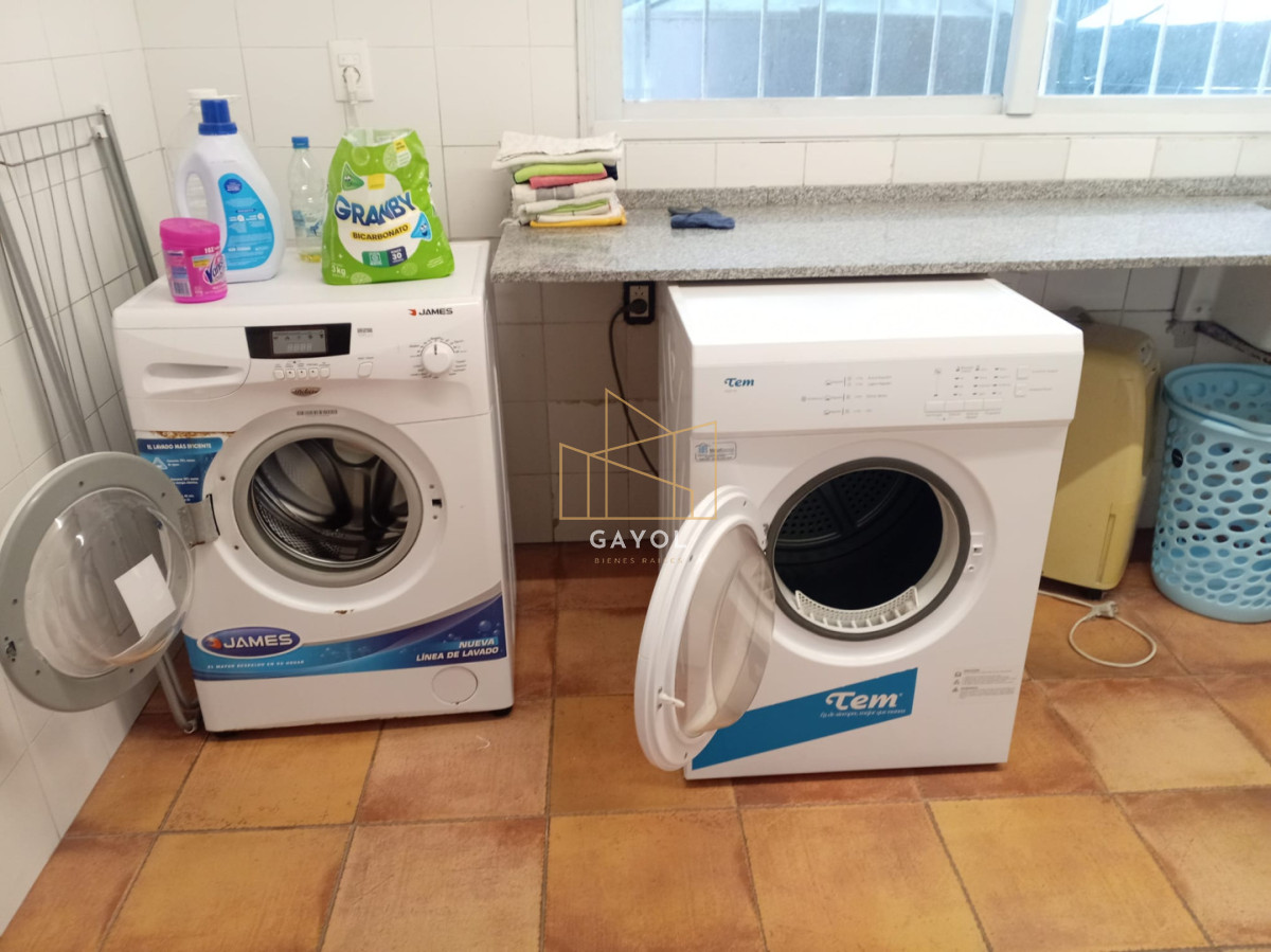 Casa ID.873 - Casa para alquilar de 5 dormitorios en Punta del Este 