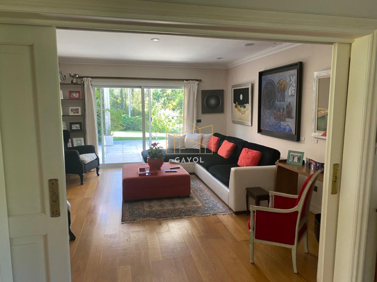 Casa ID.873 - Casa para alquilar de 5 dormitorios en Punta del Este 