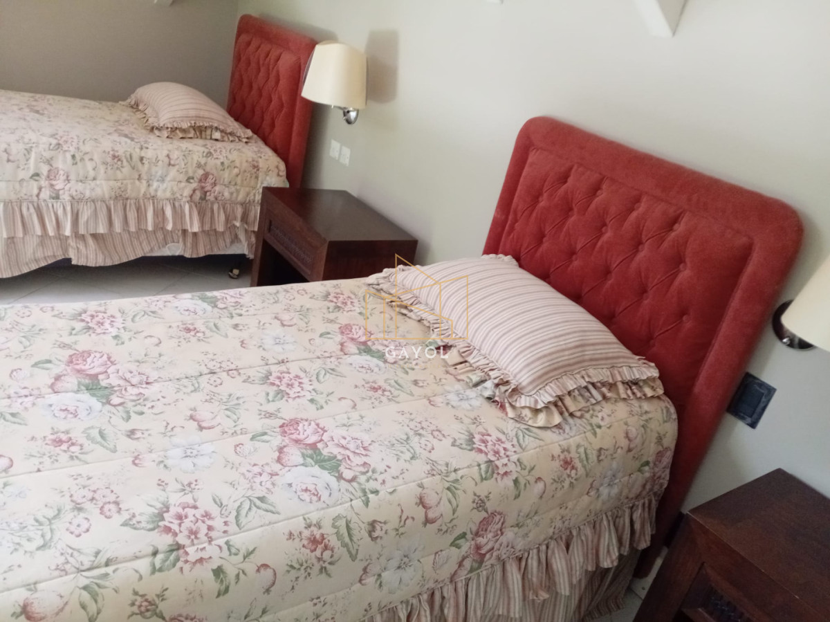 Casa ID.873 - Casa para alquilar de 5 dormitorios en Punta del Este 