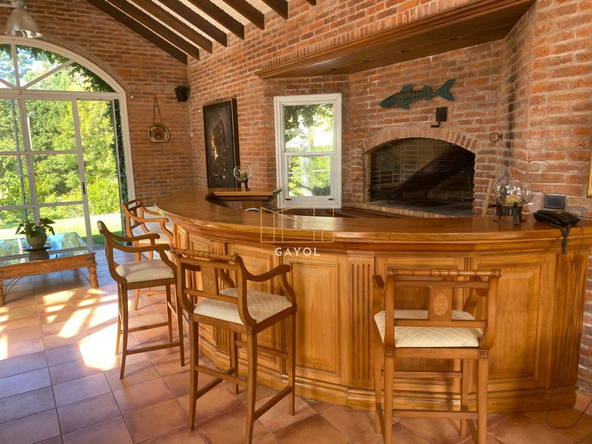 Casa ID.873 - Casa para alquilar de 5 dormitorios en Punta del Este 