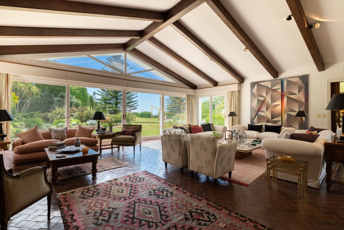 Casa ID.871 - Casa en Venta Golf de  Punta del Este, frente al mar, con vista , 6 Dormitorios.