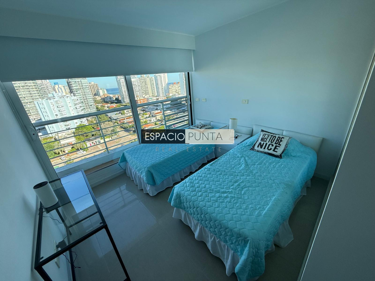 Apartamento ID.2911 - Venta de apartamento 4 ambientes - Peninsula, Punta del Este