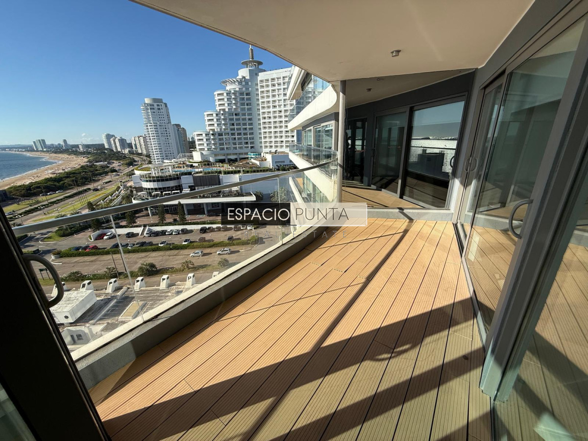 Apartamento ID.2911 - Venta de apartamento 4 ambientes - Peninsula, Punta del Este