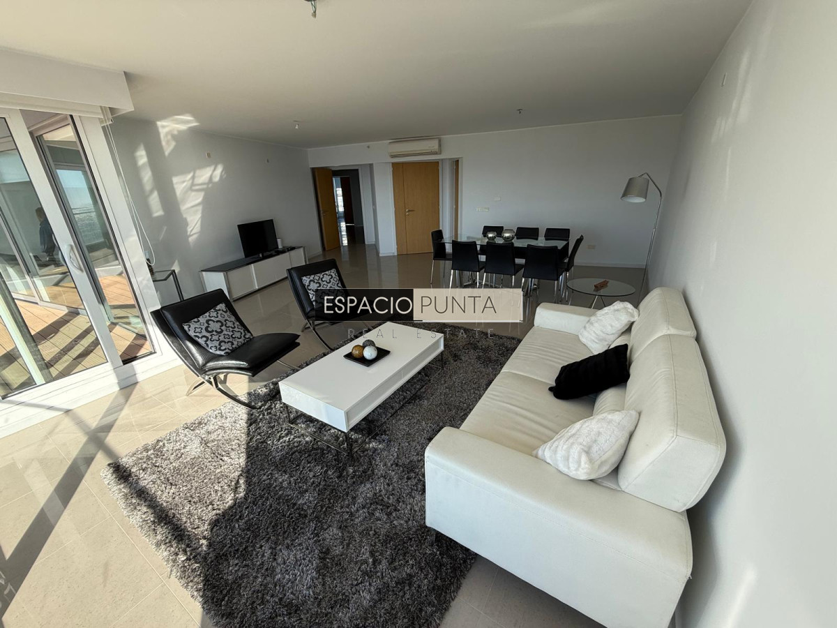 Apartamento ID.2911 - Venta de apartamento 4 ambientes - Peninsula, Punta del Este