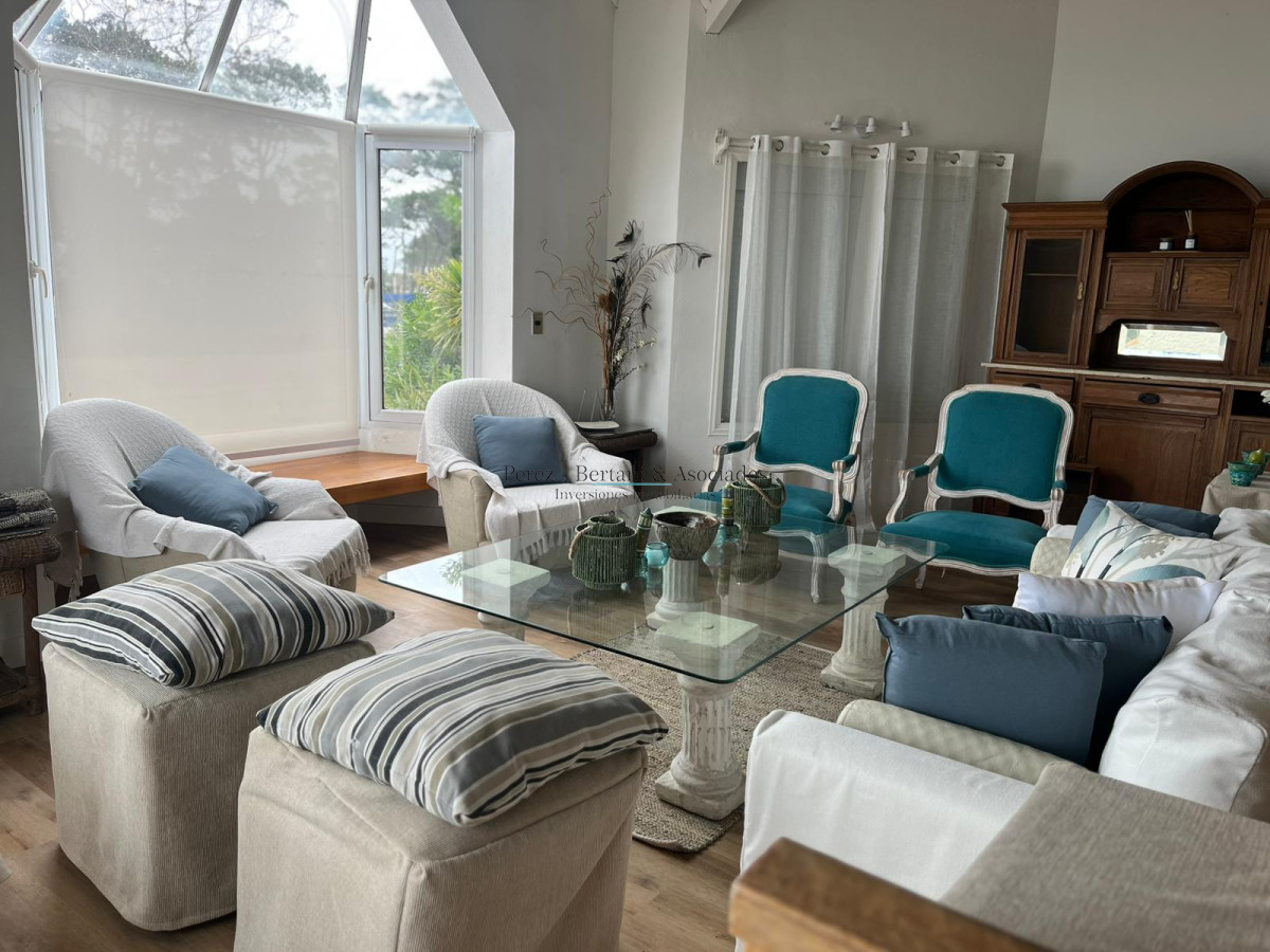 Casa ID.655 - VENTA DE CASA DE 3 DORMITORIOS CON VISTA AL MAR EN PINARES PUNTA DEL ESTE 