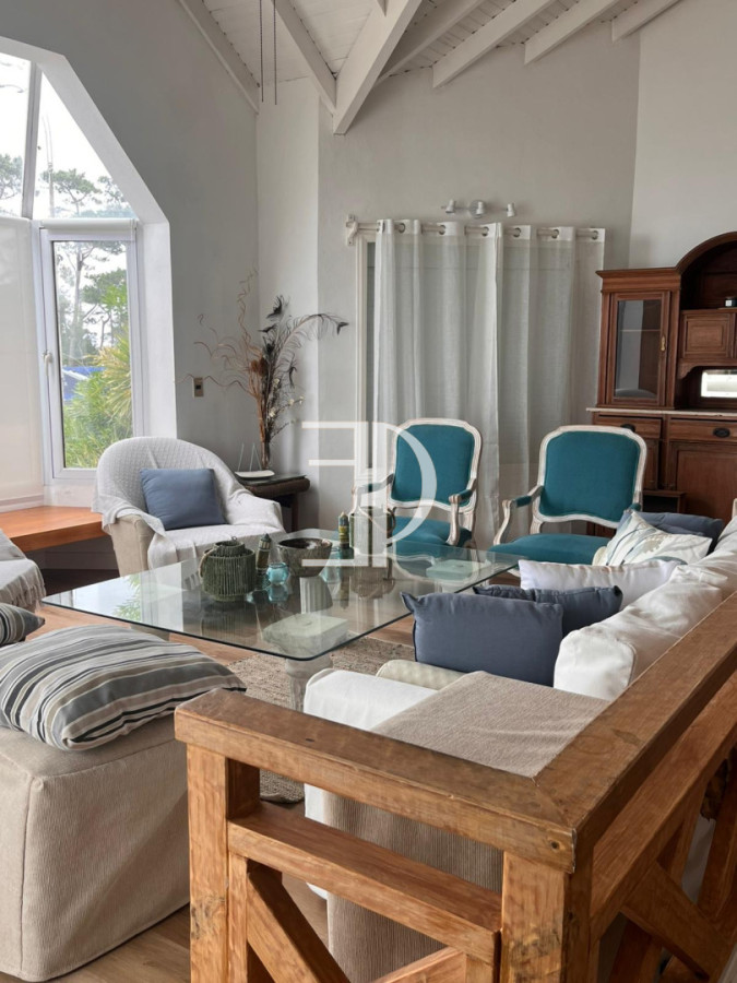 Casa ID.655 - VENTA DE CASA DE 3 DORMITORIOS CON VISTA AL MAR EN PINARES PUNTA DEL ESTE 