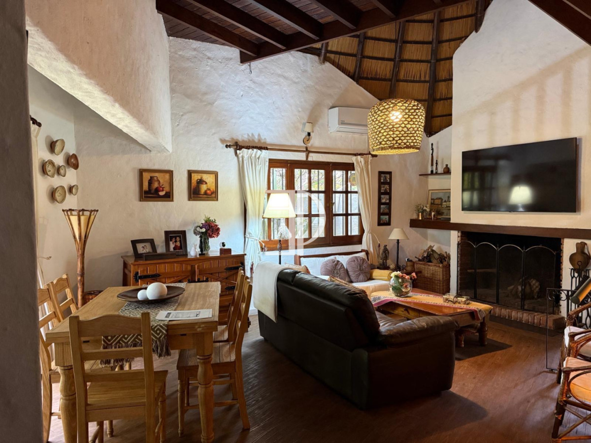 Casa ID.1538 - A pocas cuadras de la playa - Casa en Venta, 4 dormitorios, Pinares