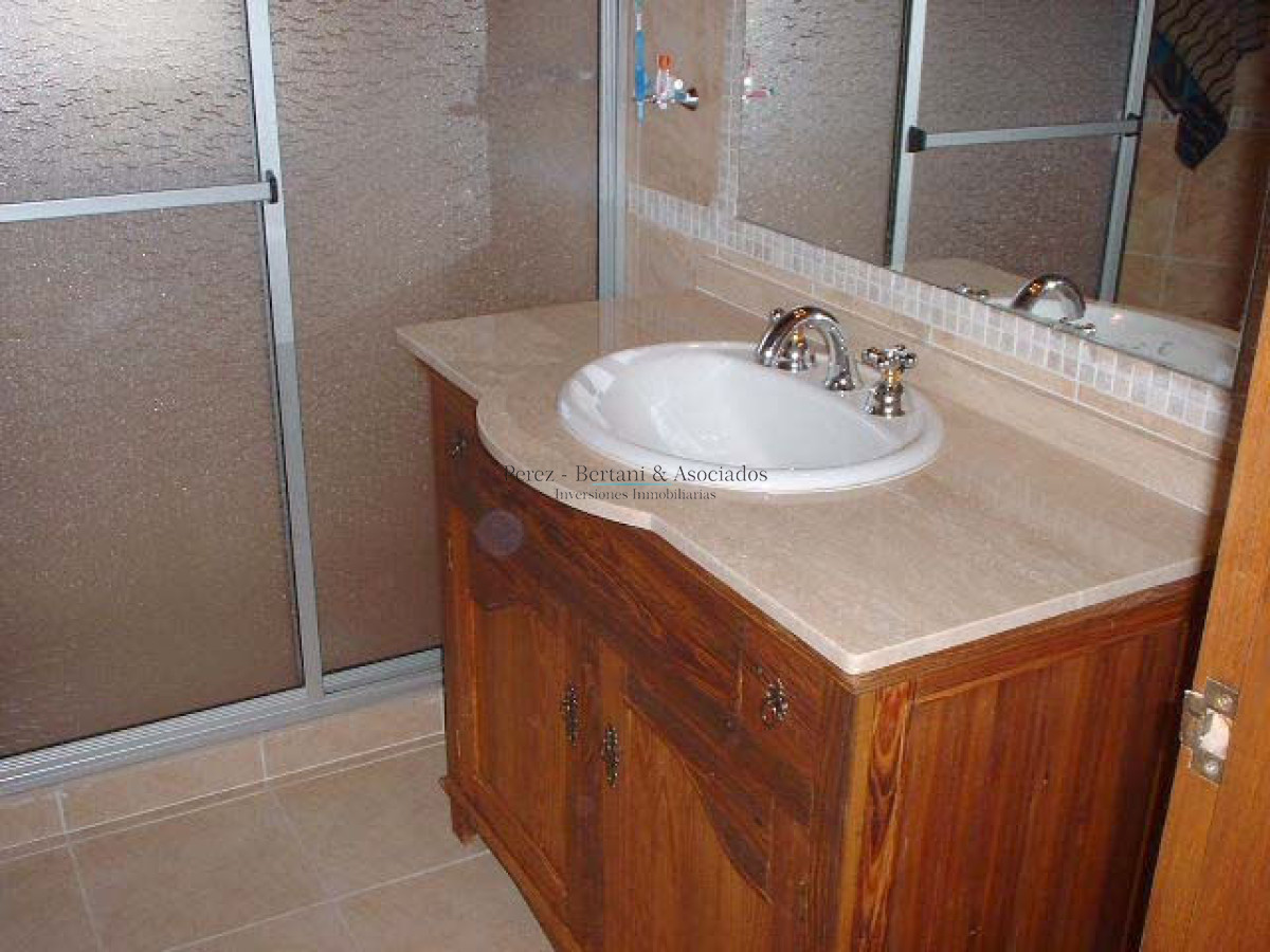 Casa ID.723 - Casa en Venta y Alquiler, Rincón del Indio, Punta del Este, 4 Dormitorios.