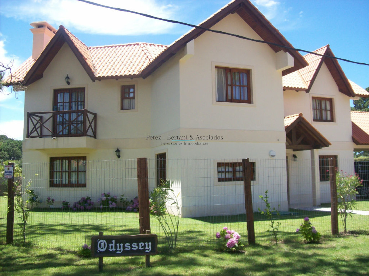 Casa ID.723 - Casa en Venta y Alquiler, Rincón del Indio, Punta del Este, 4 Dormitorios.