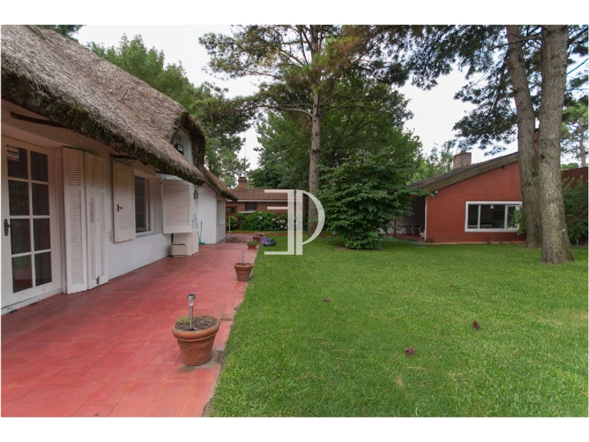 Casa ID.657 - Casa en Venta y Alquiler, Pinares, Punta del Este.